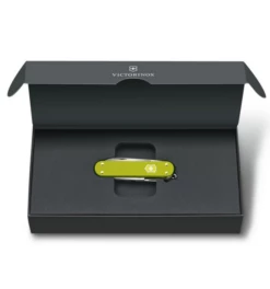 Swiss Army Knife - Victorinox CLASSIC Alox Limited Edition 2023 -Kershaw Sale victorinox classic alox limited edition 2023 0.6221 28429